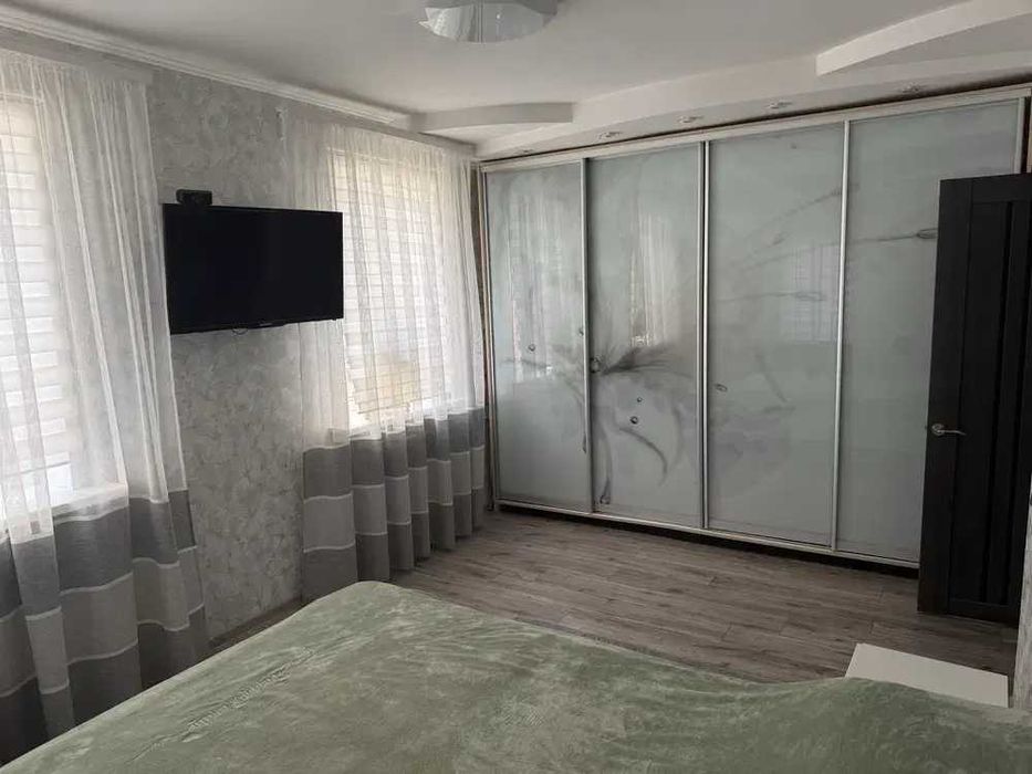 Продам будинок з якісним ремонтом у Полтаві, район Лісок