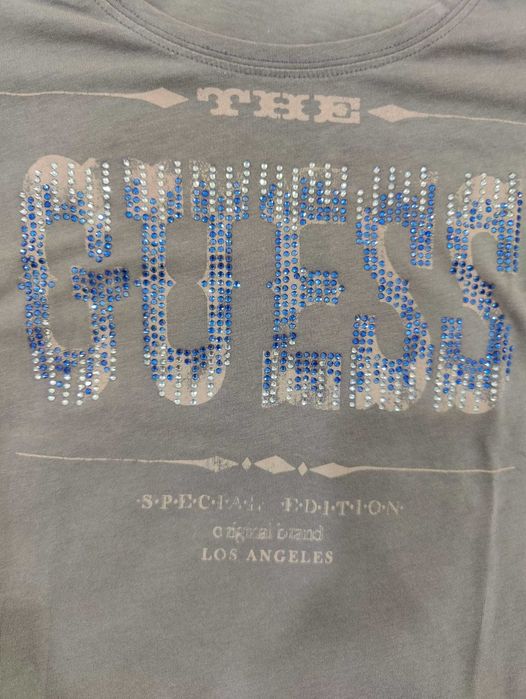 T-shirt Guess tam. M em excelente estado