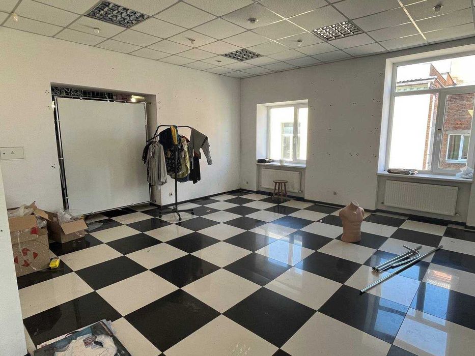 Оренда комерційного приміщення в центрі 67м кв. під магазин, салон, оф