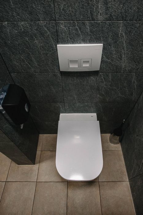 ПРОДАЖ бізнес-комплексу у смт.Колки