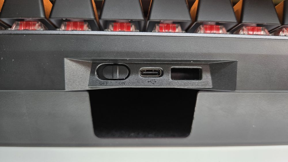 Teclado Mecânico Asus Rog Falchion 65%