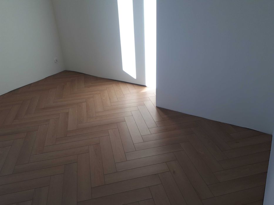 Układanie montaż Paneli podłogowych i Deski warstwowej