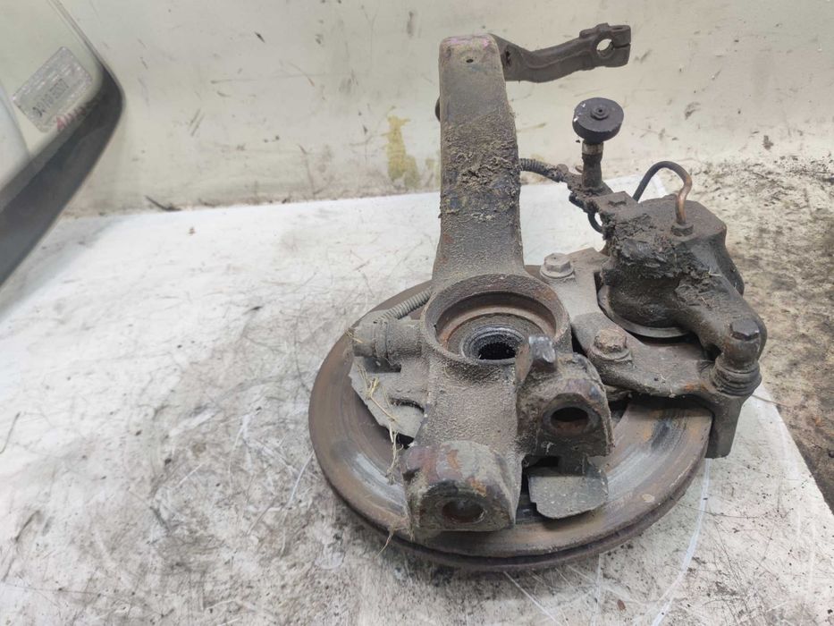 Audi A4 B5 Passat B5 Zwrotnica Piasta Prawa Przednia Przód PP