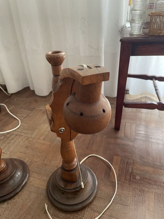 Par de candeeiros de mesa em madeira