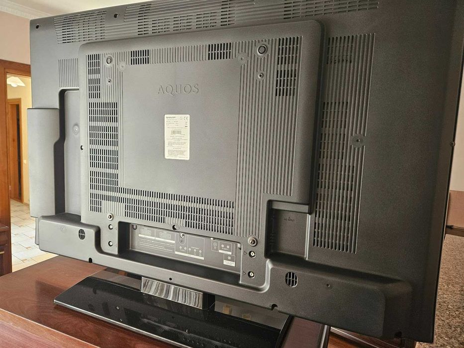 Телевизор LCD Sharp LC-46X20E, б/у