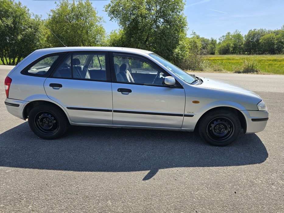 Mazda 323  gasolina