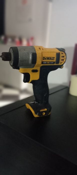 Aparafusadora de impacto Dewalt
