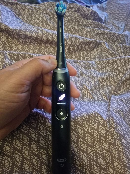 SZCZOTECZKA Magnetyczna iO 9 marki Oral B - oryginalna