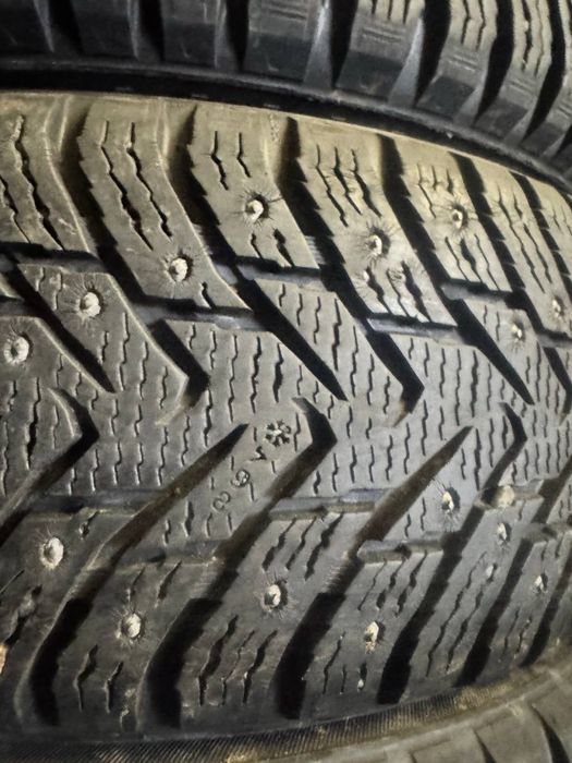 Зимові шини 215/65 16 Nokian 2024