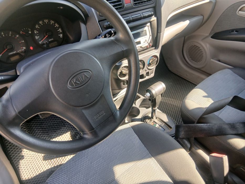 автомобіль Кіа Піканто