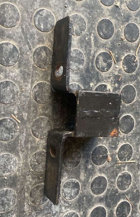 Suporte pneu suplente para Terrano I