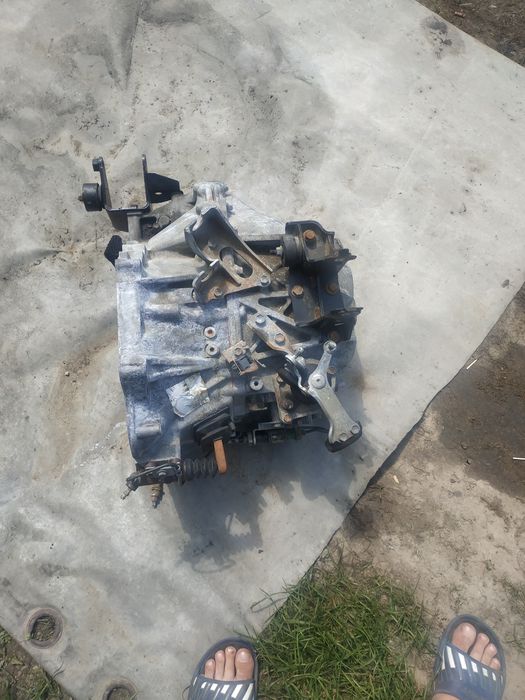 Коропка КПП піввісь демфор Toyota Avensls T25 2-2 дизель 6 Ступка