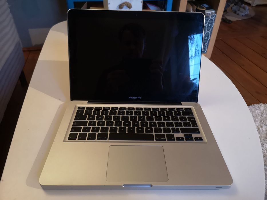 Macbook pro 2010 na części, 2 ładowarki