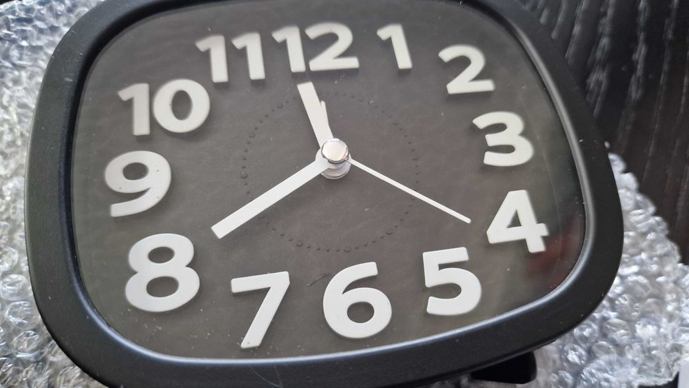 camera wi-fi camuflada oculta escondida em relogio p/ ver no telemovel64552621425282121