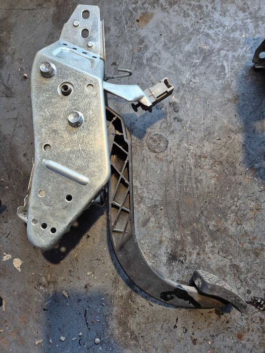 Pedał sprzęgła i hamulca Opel Astra H