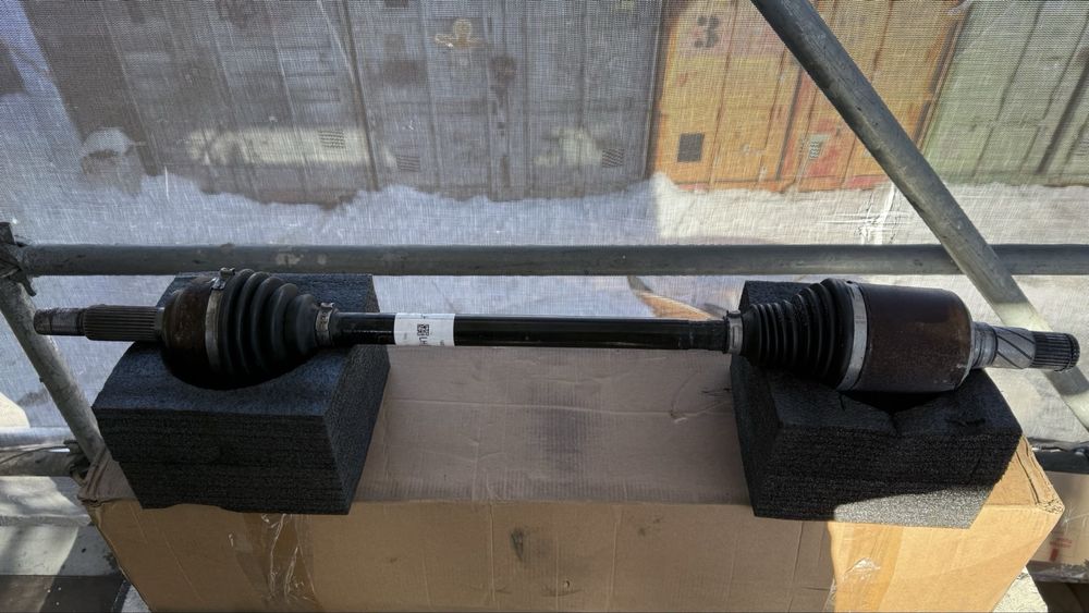 Напіввісь, полуось Tesla X/S, plaid 2021-2026 років