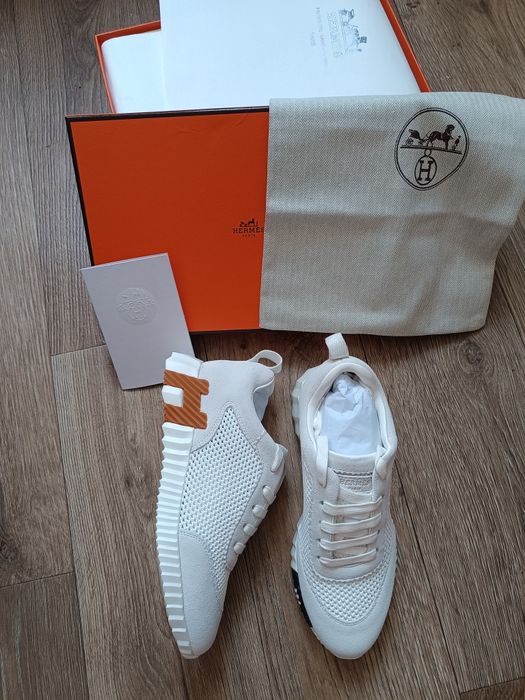 Кросівки Hermes.