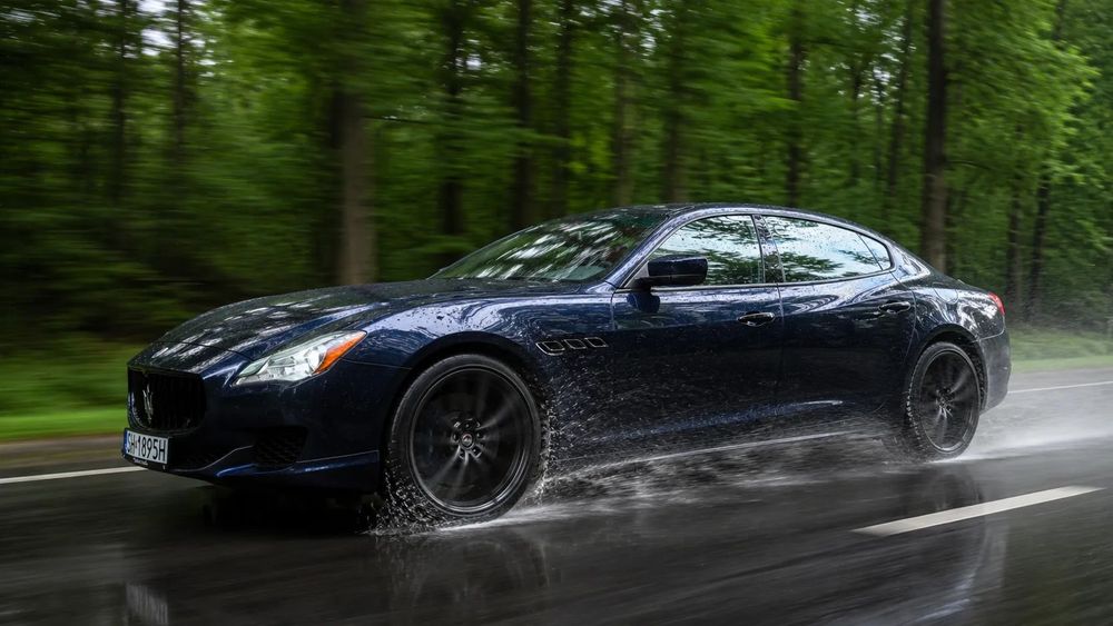 Maserati Quattroporte Ferari W Garniturze V8 Bardzo Niski