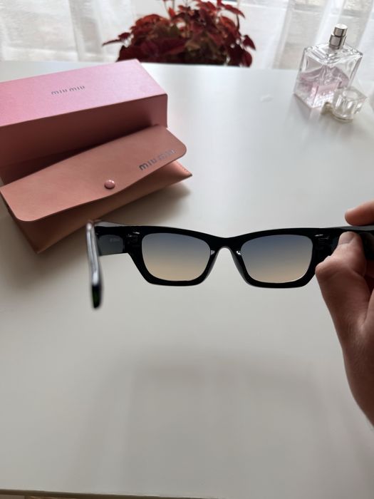 Okulary przeciwsłoneczne MIU MIU