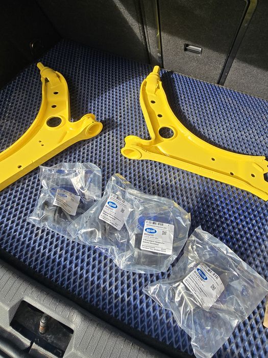 Передні ричаги гольф 5-6