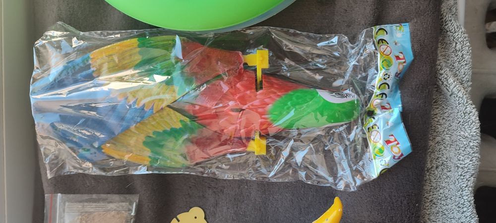 Різні іграшки по фото для котів