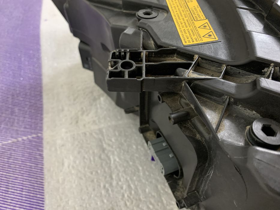 Audi A8 D5 lampa lewa przednia laser light