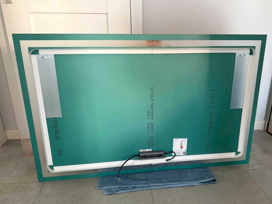 Lustro podświetlane łazienkowe LED 130x80