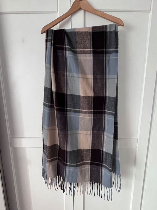 Stylowy, ciepły szalik