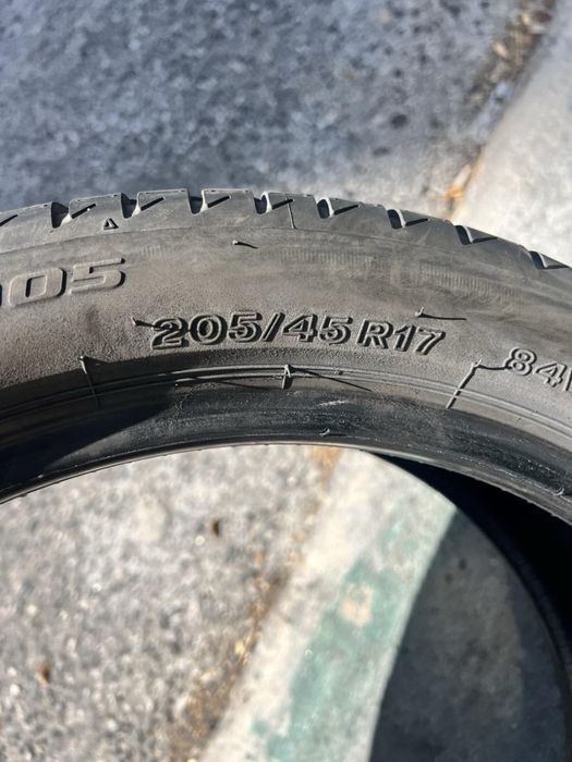 205/45/17 Bridgestone 2 pneus