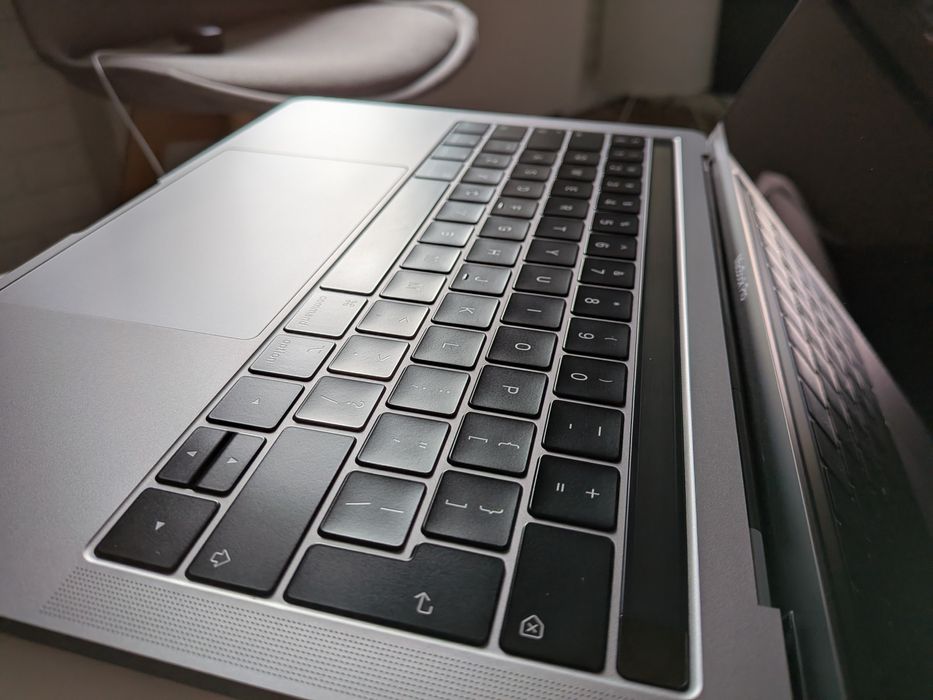MacBook Pro 13 2019