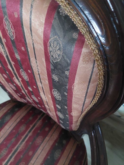 Cadeirão estilo Luís XVI