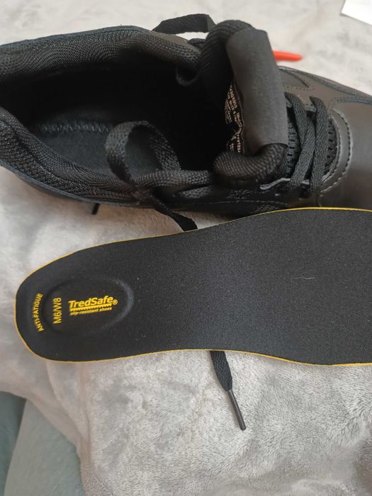 Кросівки TredSafe Waterproof  розмір38 1/2 нові