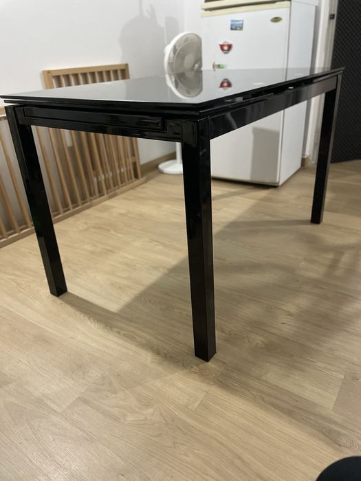 Mesa extensivel metalica com tampo em vidro