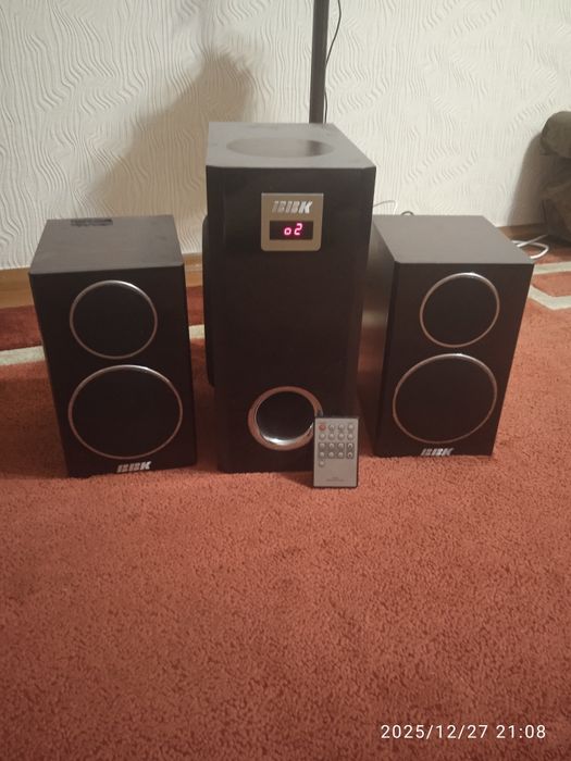 Продам домашний кинотеатр  BBK .Сабвуфер и 2 колонки!