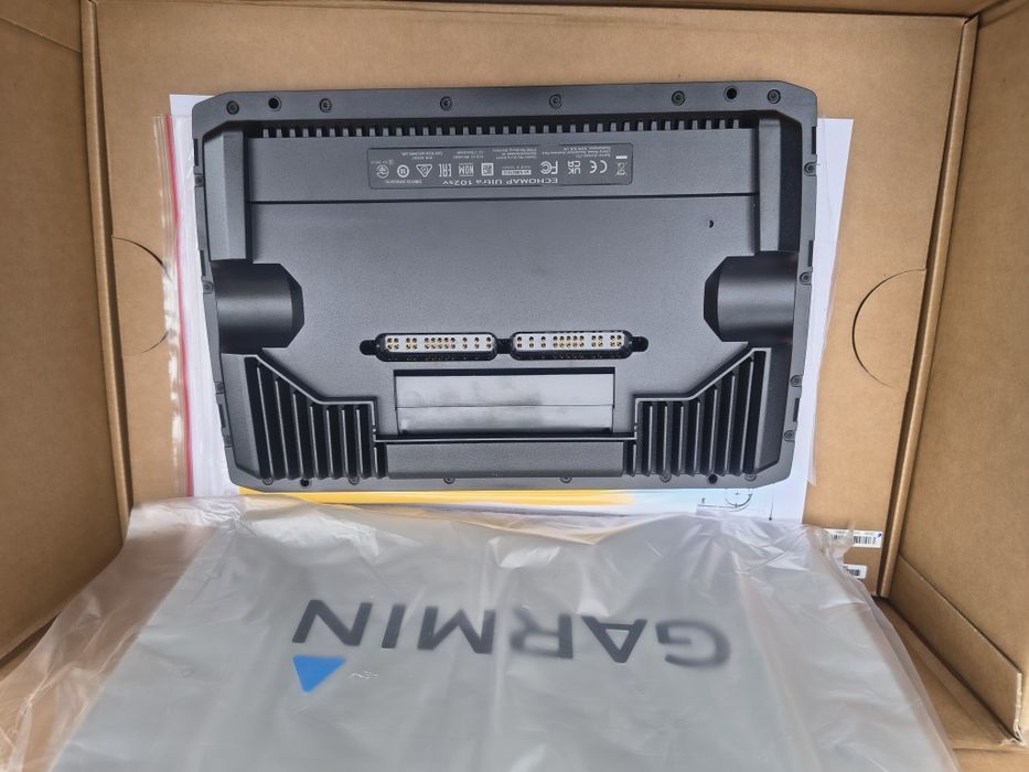 Plotter Garmin Echomap ultra 102 sv com transdutor