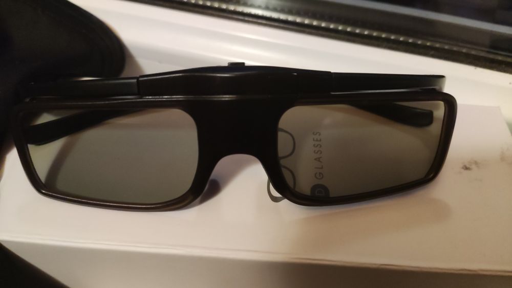 3D окуляри для телевізора чи проектора