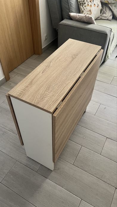 Mesa de jantar rebatível