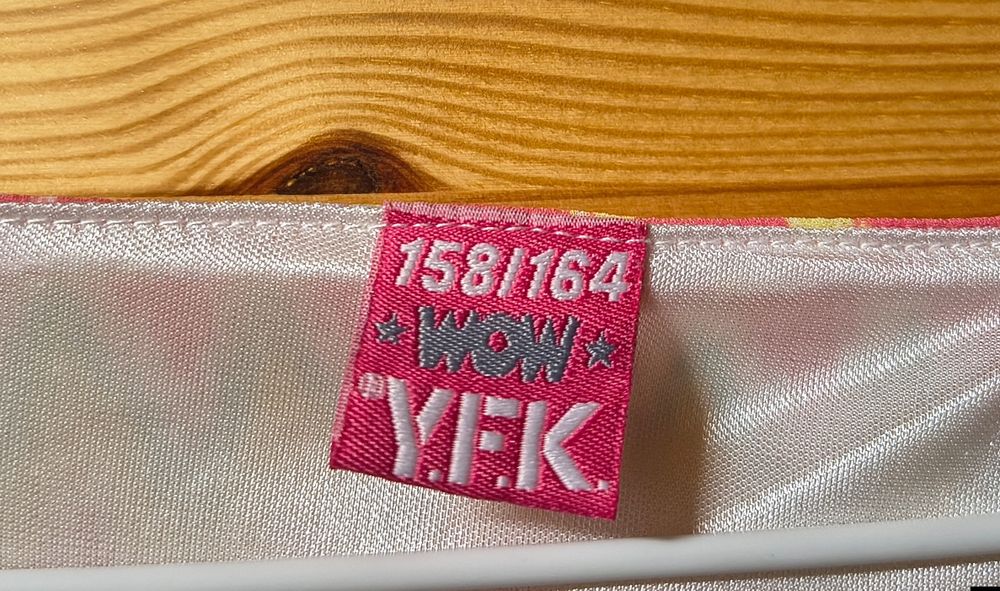 Sukienka YFK z przedłużeniem roz. 158-164