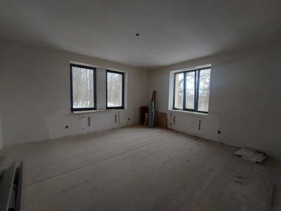 Комплекс с.Залізня 1,85га + 2 будівлі