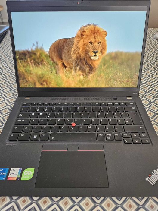 Lenovo ThinkPad T14s Gen 3, Intel Core i5-1240P (12ª Geração), 16GB RAM, Windows 11 Pro.