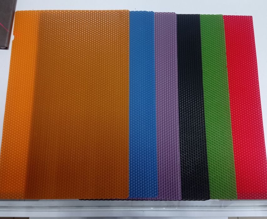 Вощина кольорова