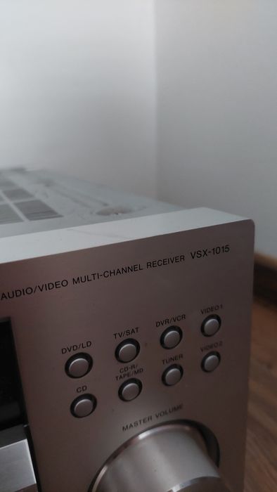 Amplituner pioneer VSX-1015