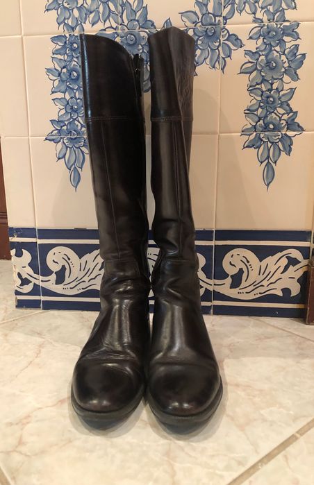 Botas em pele de cano alto (Pretas, castanhas e camel N.37)