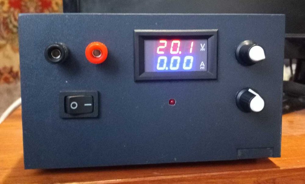 Лабораторний імпульсний блок живлення 0-20В 0-6А.