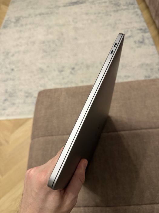 Macbook pro 15 2019 i7 2,6/ 16gb / 1000gb / Radeon Pro 4 ГБ 94% АКБ