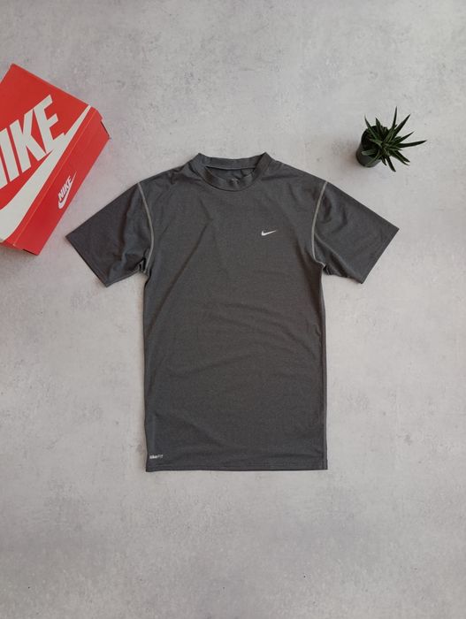 Футболка Nike Pro S