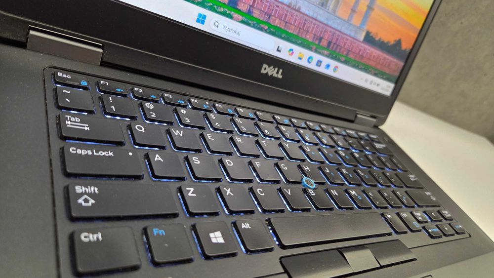 Gamingowy Dell Latitude E5470 i7 16GB 256SSD Radeon R7 M360 Windows 11