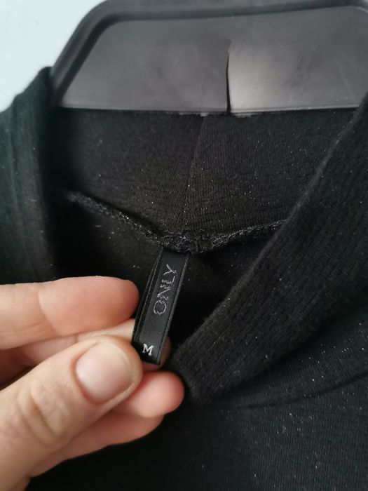 Czarna sukienka z koronką M