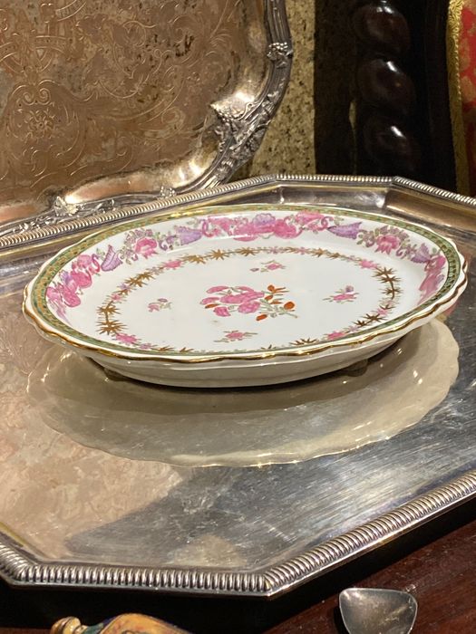 Travessa Porcelana Da China Família Rosa pintados à mão Ouro 25,5 cm