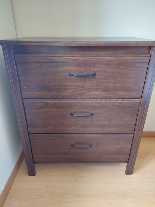 Cama/Colchão/Cómoda/Mesas cabeceira